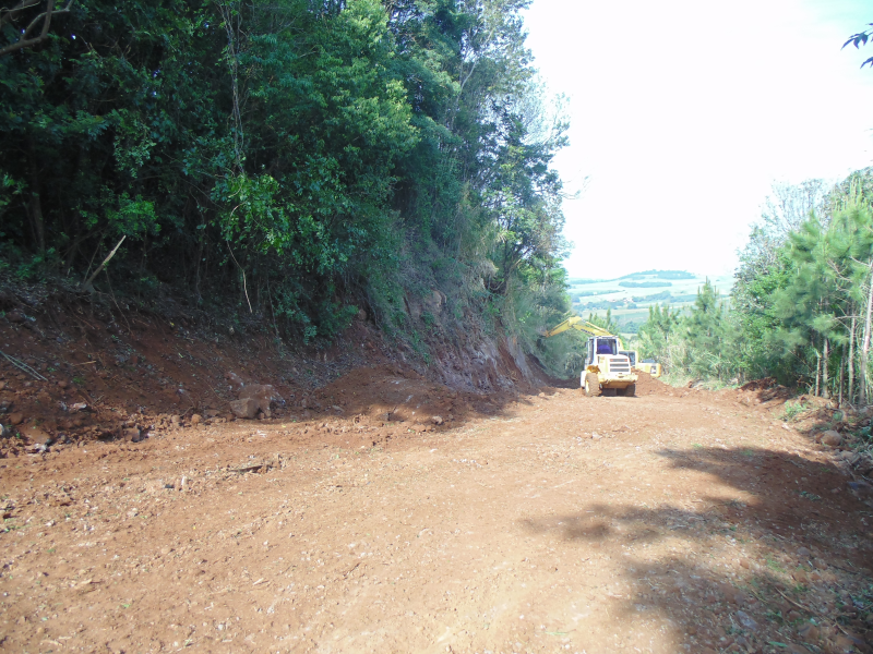 MELHORIAS NA ESTRADA DE ACESSO A LINHA MINEIRO